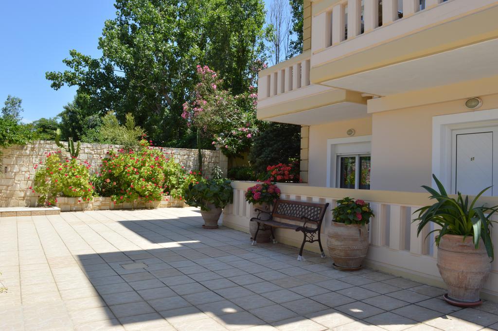 Malou Apartments Kato Daratso Esterno foto