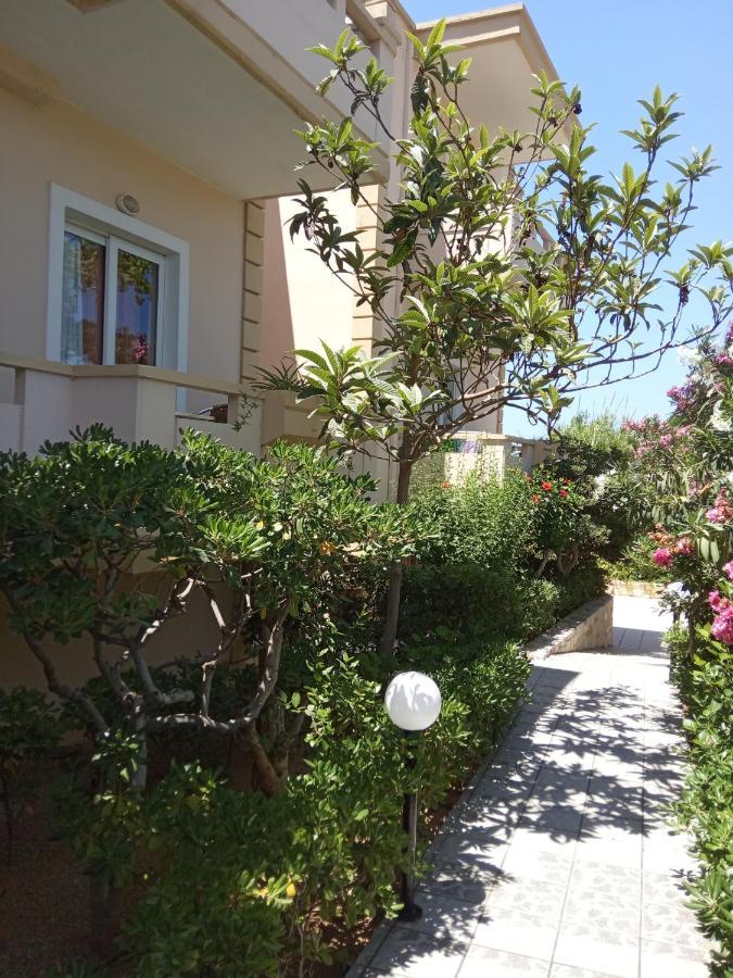 Malou Apartments Kato Daratso Esterno foto