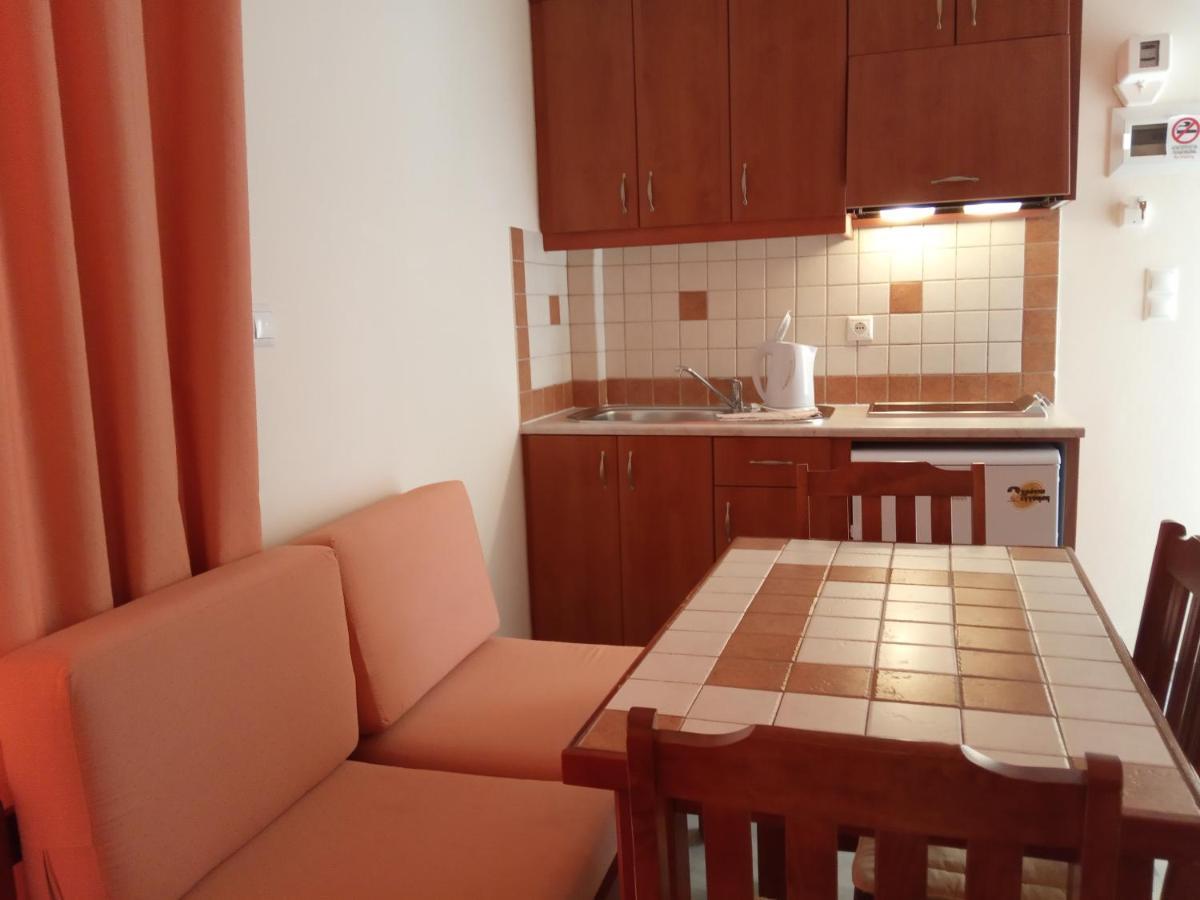Malou Apartments Kato Daratso Esterno foto