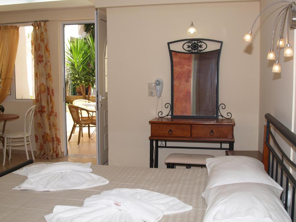 Malou Apartments Kato Daratso Esterno foto