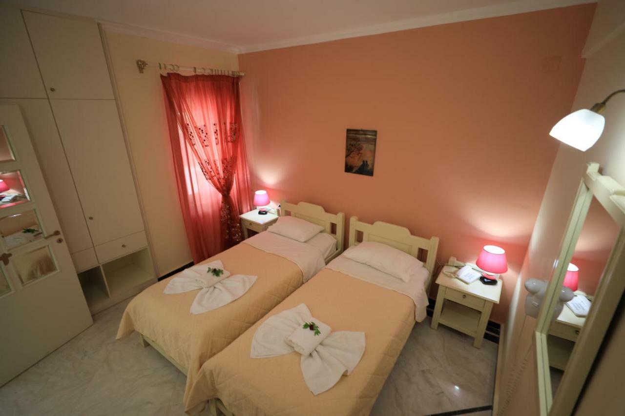 Malou Apartments Kato Daratso Esterno foto